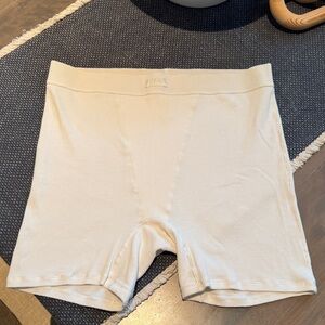 SKIMS White Ribbed Fabric Boxer Briefs